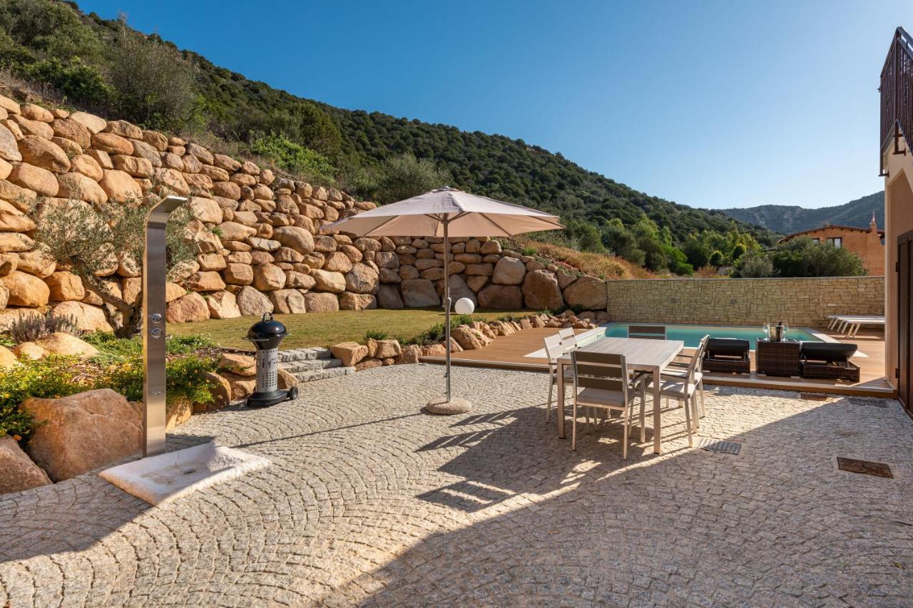 Villa Sa Rocca Junior & Suite Chia Extérieur photo