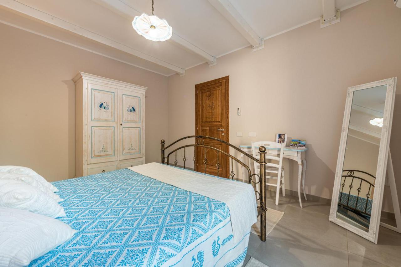 Villa Sa Rocca Junior & Suite Chia Extérieur photo