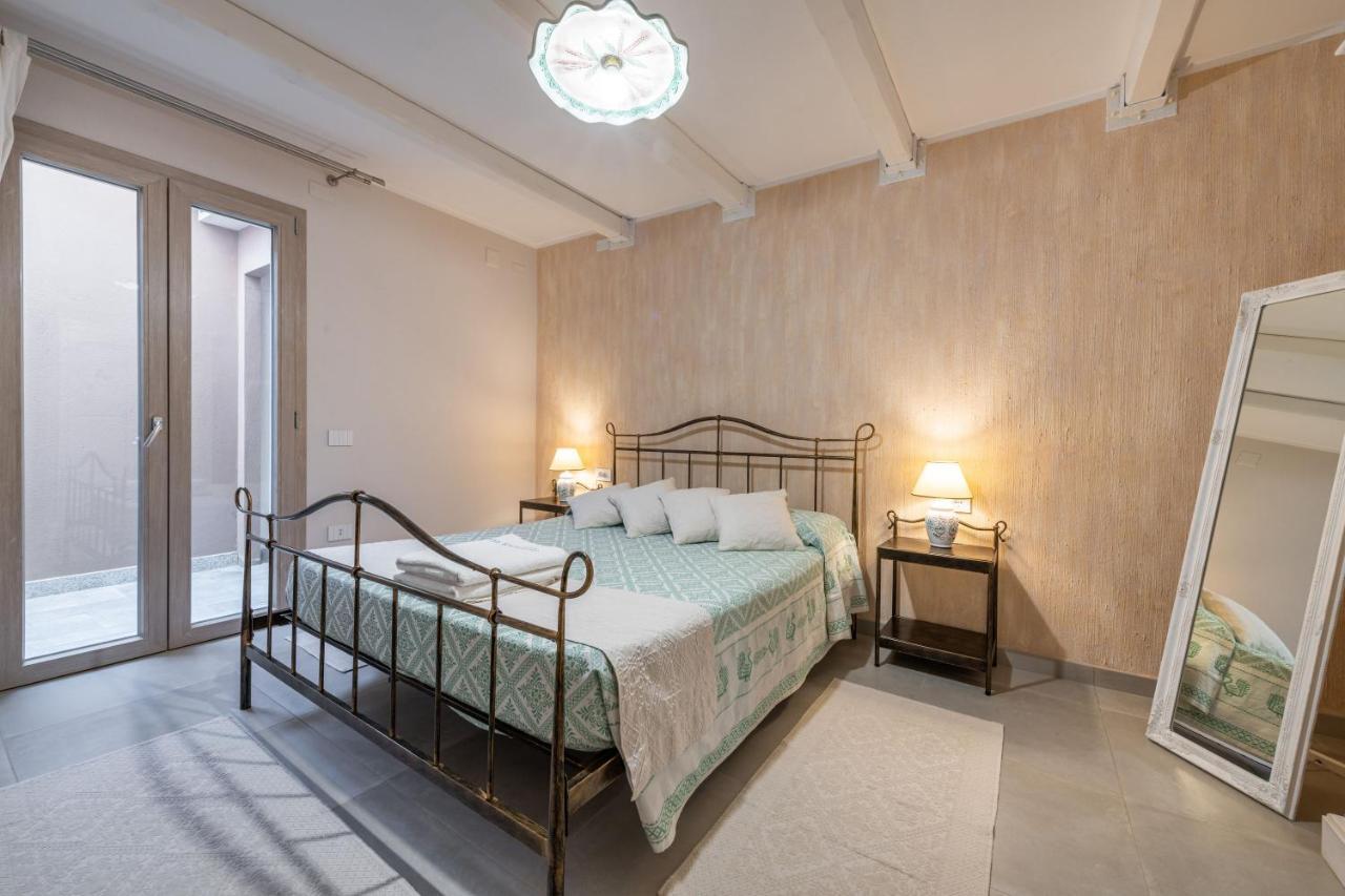 Villa Sa Rocca Junior & Suite Chia Extérieur photo