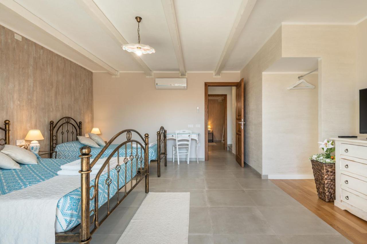 Villa Sa Rocca Junior & Suite Chia Extérieur photo